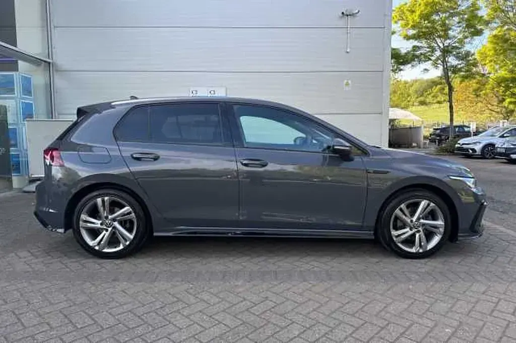 Second-hand VW Golf VIII 150 CP (110 kW) 2023