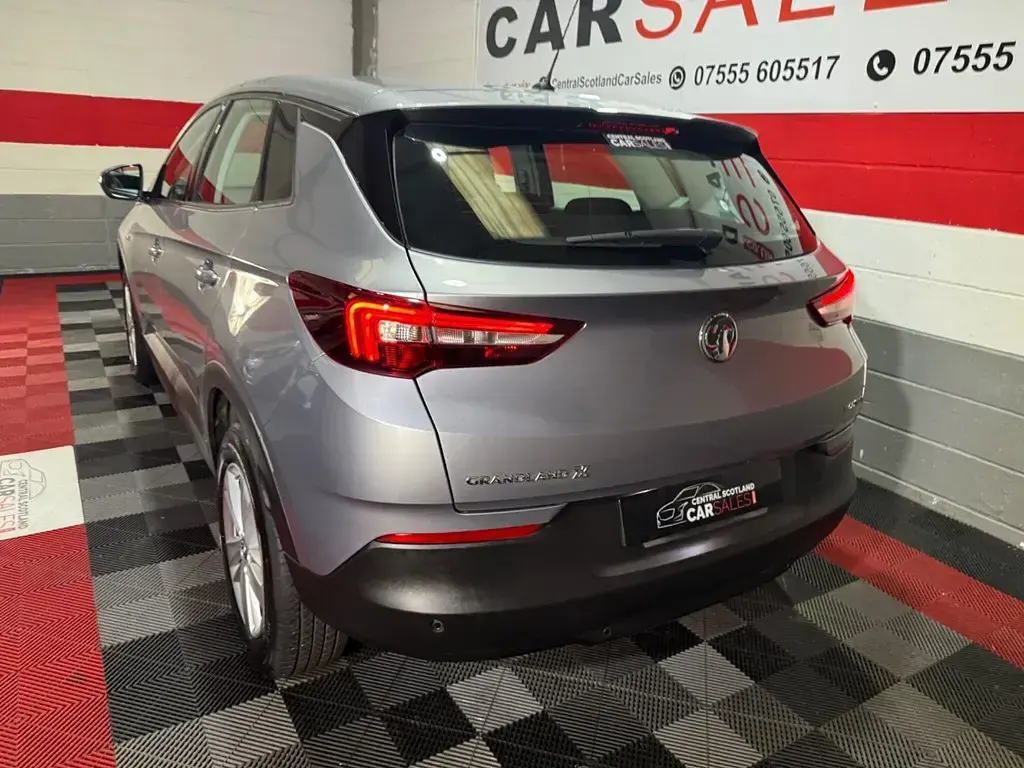 Used Vauxhall Grandland X S 130 HP (95 kW) 2019 Grey SUV