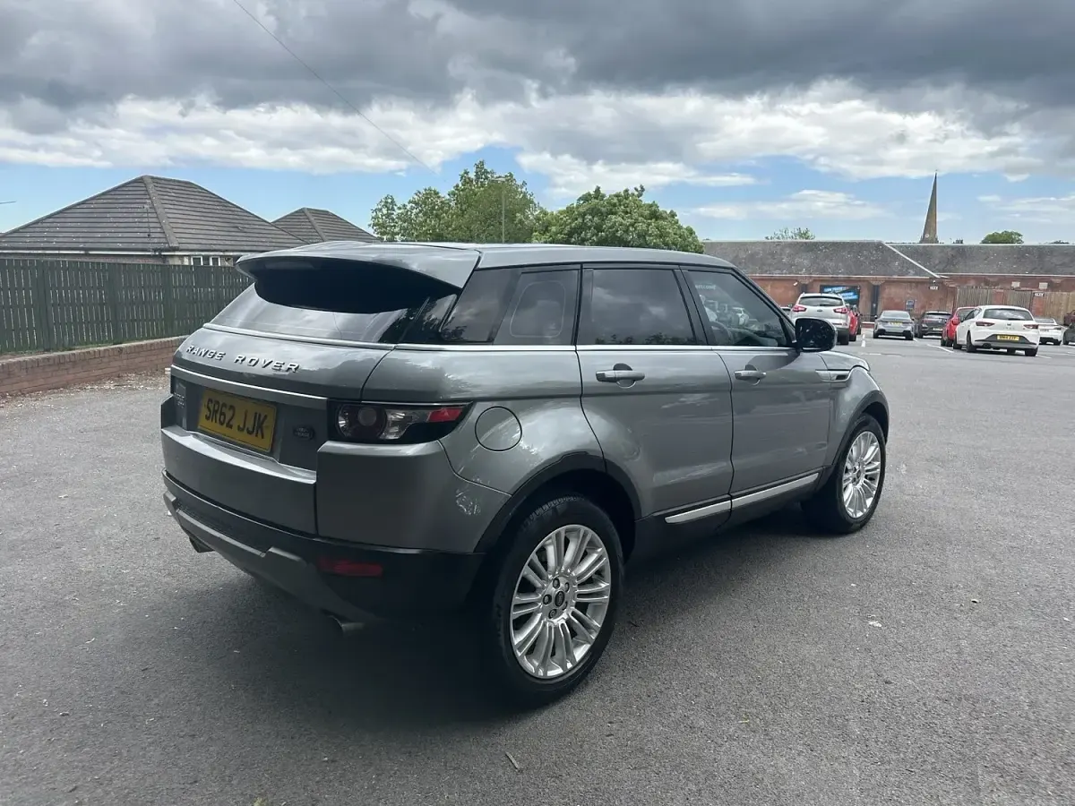 Begagnad Land Rover Range Rover evoque Prestige 150 HK (110 kW) 2012 Grå SUV