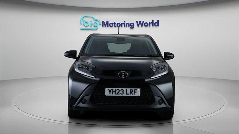 Used Toyota Aygo X PURE 72 HP (52 kW) 2023 Black SUV