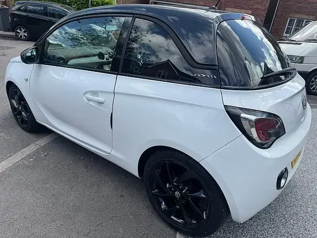 Used Vauxhall Adam 70 HP (51 kW) 2016 White Hatchback