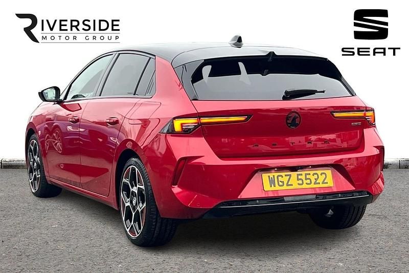 Used Vauxhall Astra GS Line 180 HP (132 kW) 2022 Crimson red Hatchback