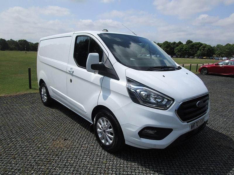 White Used 2020 Ford Transit Custom Limited Van | £10,995 (Fair price) - Image 1/4