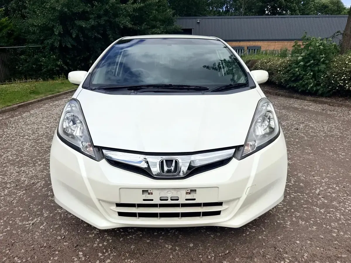 Used Honda Jazz 120 HP (88 kW) 2012 White Hatchback