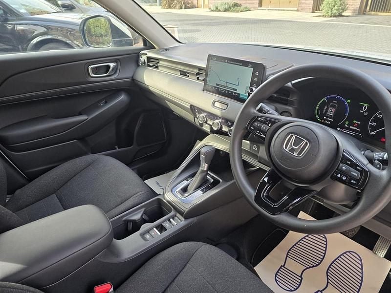 Used Honda HR-V Elegance 2023 White SUV