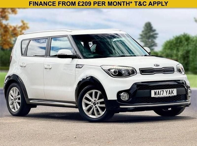 White Used 2017 Kia Soul 2 SUV | £10,495 (Fair price) - Image 1/4