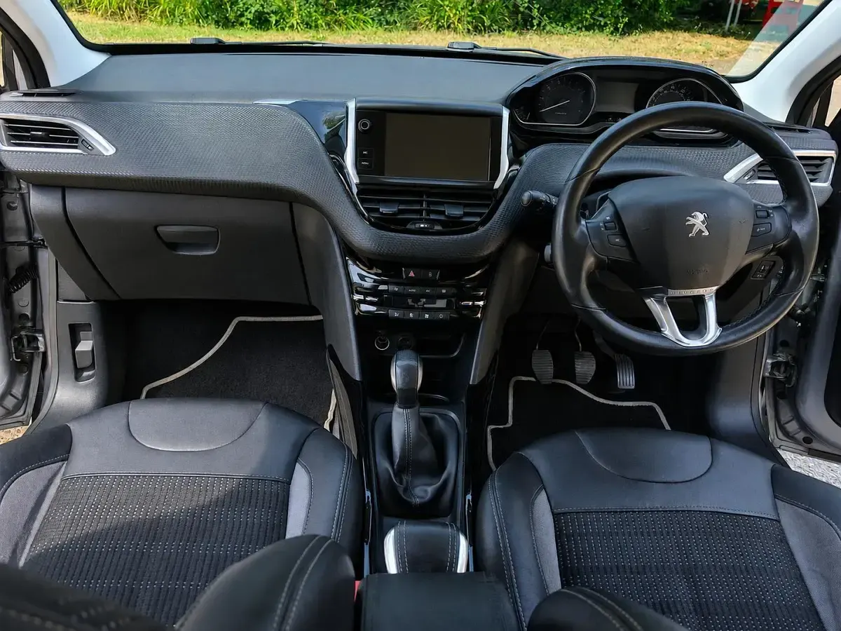 Used Peugeot 2008 Allure 82 HP (60 kW) 2016 Grey SUV