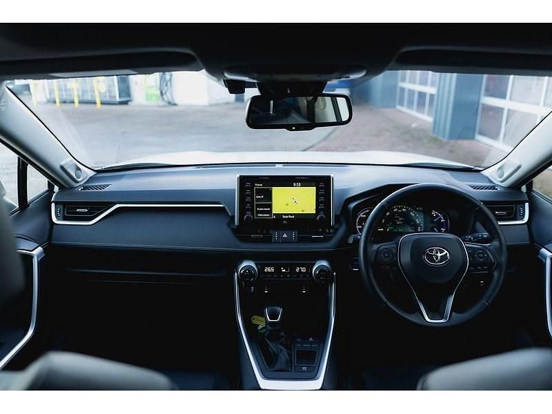 Used Toyota RAV4 Hybrid 2020 Pearl white SUV