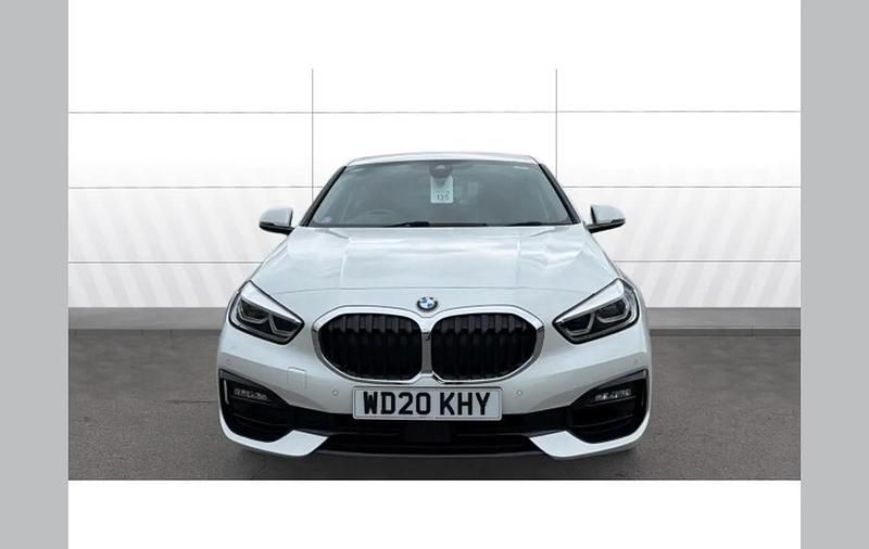Used BMW 118 Sport Line 140 HP (102 kW) 2020 White Hatchback