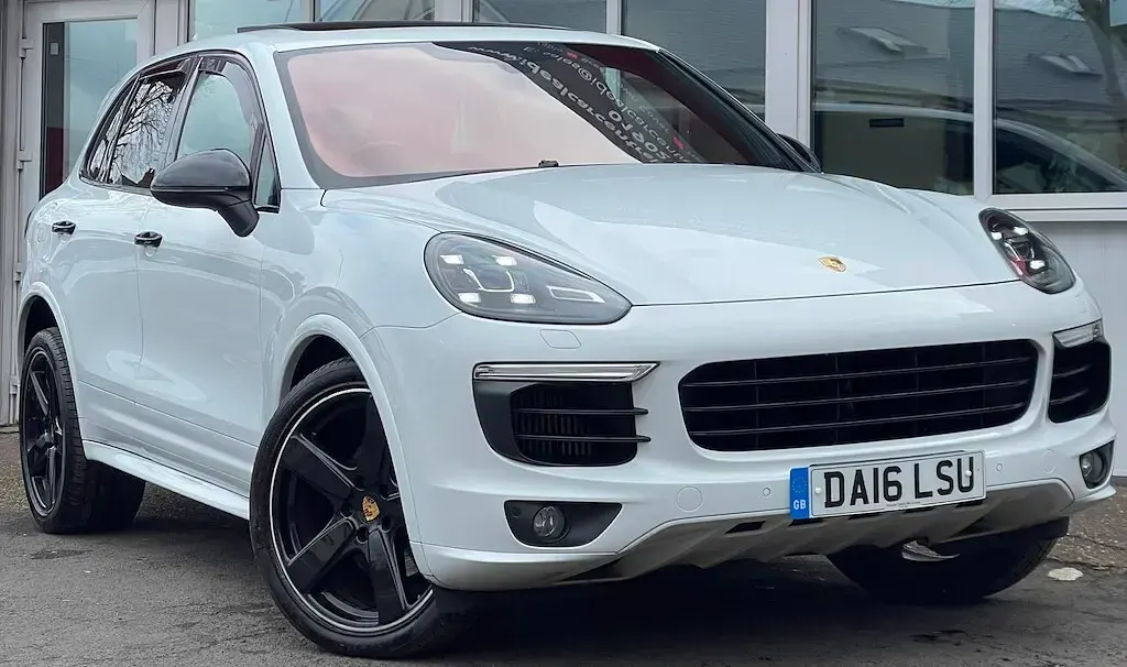 Used Porsche Cayenne 262 HP (192 kW) 2016 White SUV