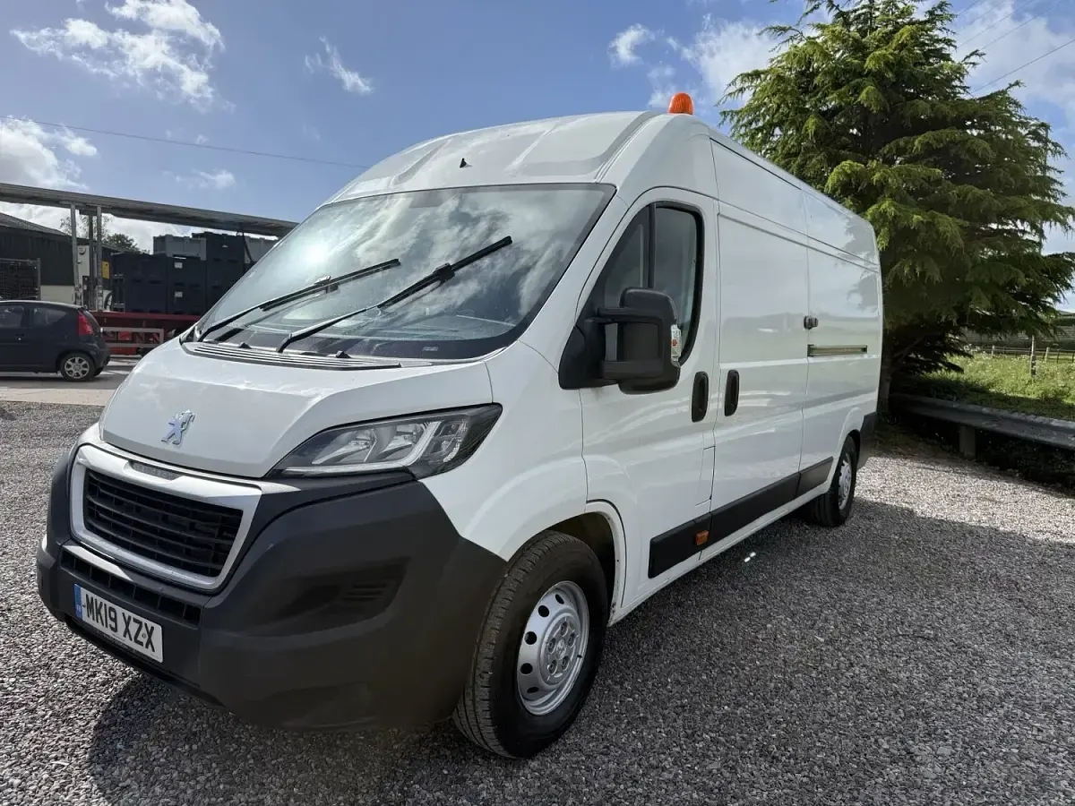 Used Peugeot Boxer 130 HP (95 kW) 2019 White Van