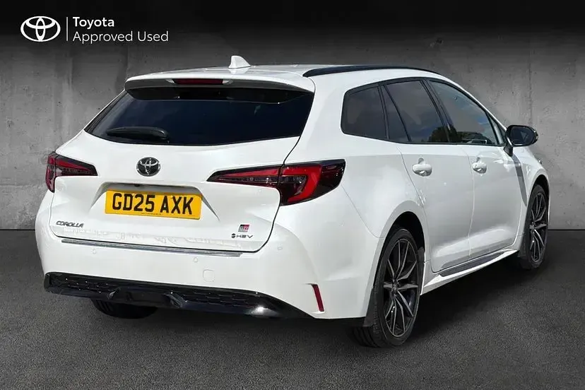 Used Toyota Corolla Sport 196 HP (144 kW) 2025 White Estate