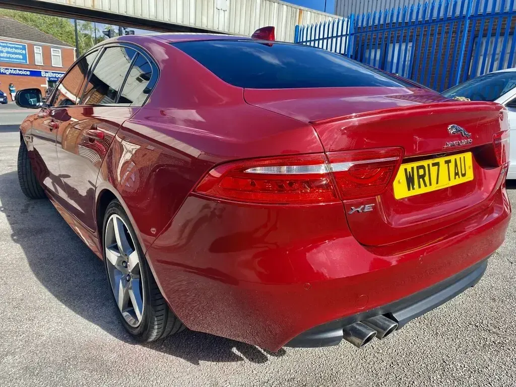 Used Jaguar XE R-Sport 180 HP (132 kW) 2017 Red Sedan