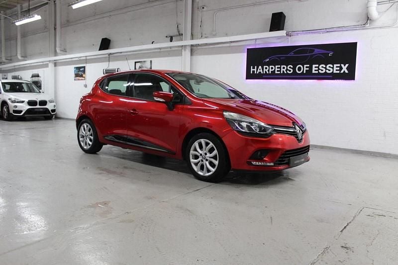 Red Used 2017 Renault Clio IV Dynamique Hatchback | £5,395 (Fair price) - Image 1/4