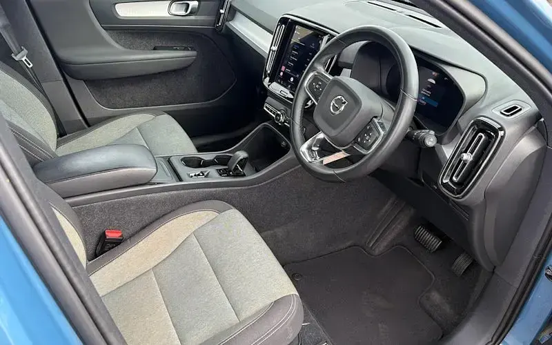 Used Volvo XC40 Core 163 HP (119 kW) 2026 SUV