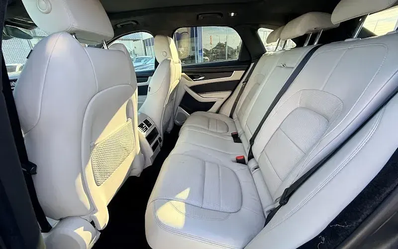 Used Jaguar F-Pace R-Dynamic 250 HP (183 kW) 2023 Blue SUV