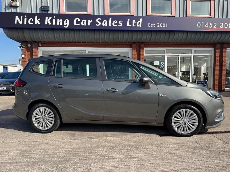 Satin steel grey Used 2017 Vauxhall Zafira Design Edition MPV | £6,970 (A bit pricey) - Image 1/4