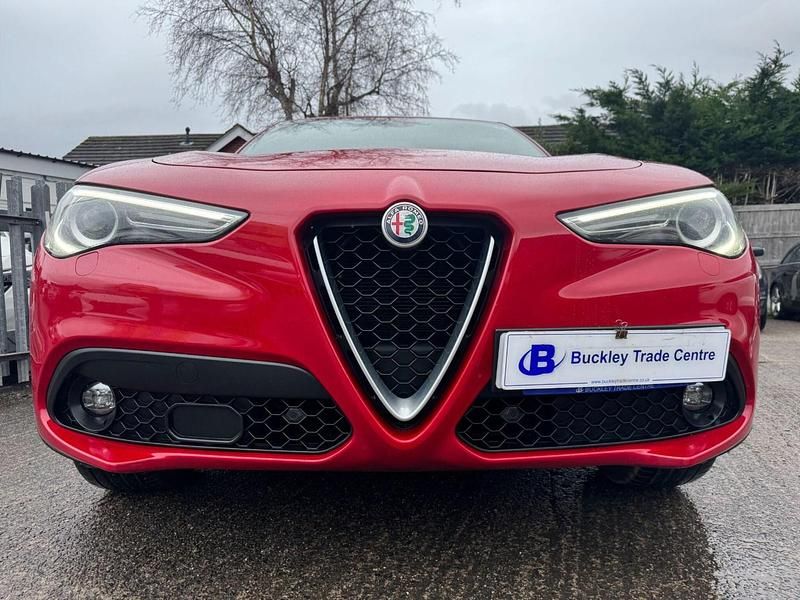 Used Alfa Romeo Stelvio 210 HP (154 kW) 2018 Red SUV