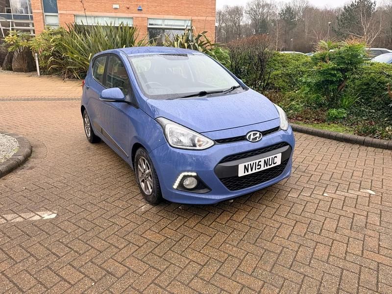 Usado Hyundai i10 Premium 87 HP (63 kW) 2015 Azul Citadino