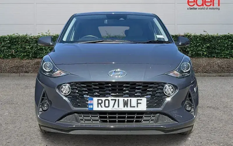 Used Hyundai i10 Premium 67 HP (49 kW) 2023 Hatchback