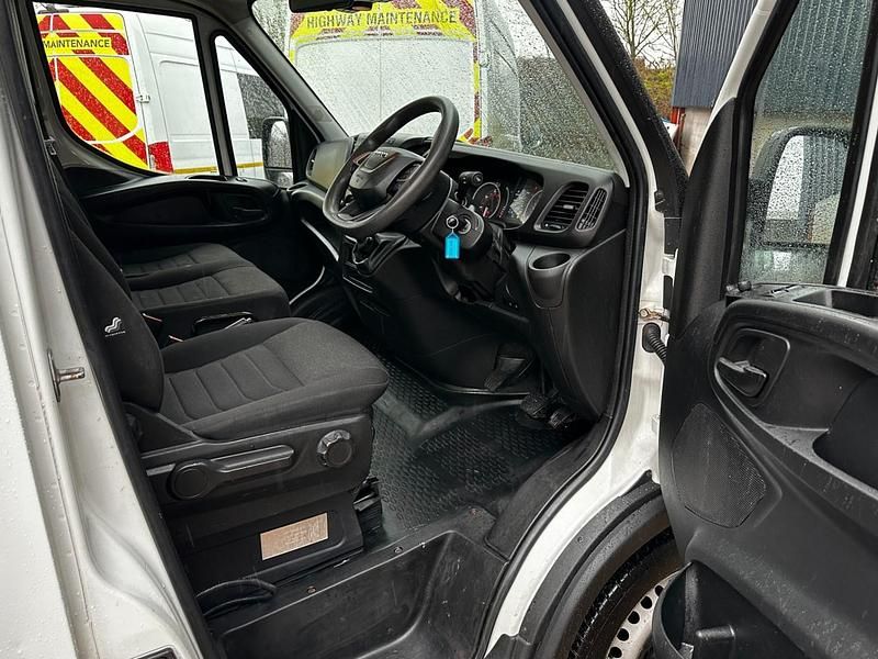 Begagnad Iveco Daily 134 HK (98 kW) 2022 Vit Cab