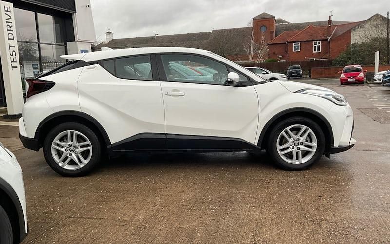 Used Toyota C-HR 122 HP (89 kW) 2023 SUV