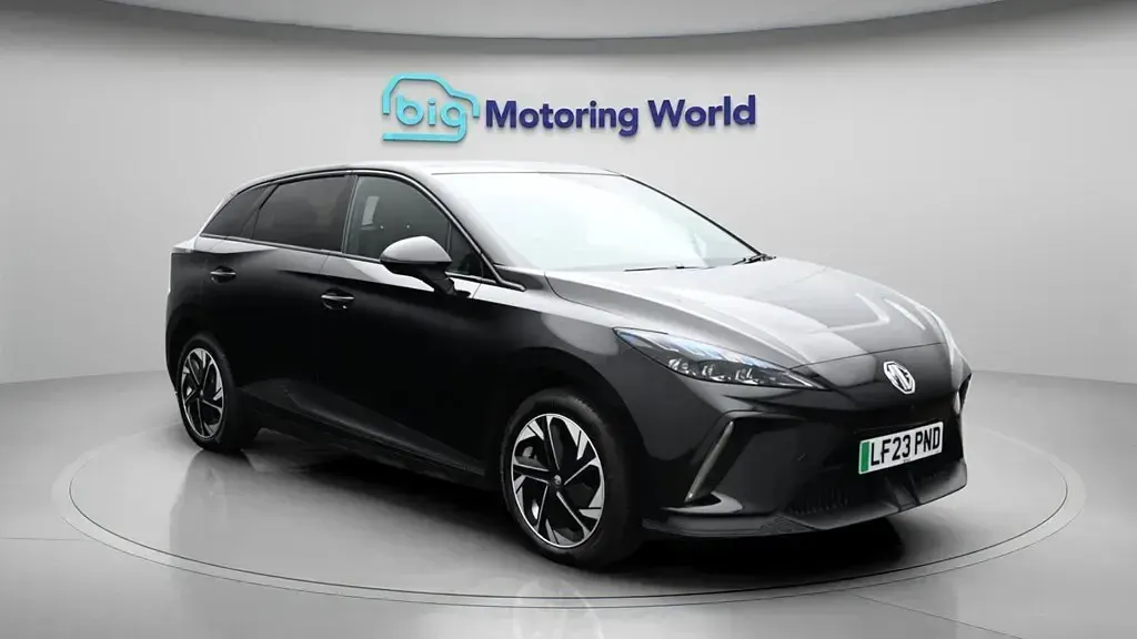 Begagnad MG MG4 EV Trophy 319 kW (435 HK) 2023 Halvkombi