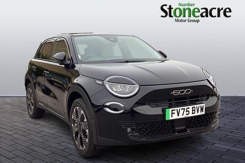New 2025 Fiat 600E La Prima SUV | £22,995 (Fair price) - Image 1/1