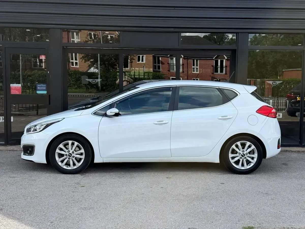 Used Kia Ceed 136 HP (100 kW) 2016 White Hatchback
