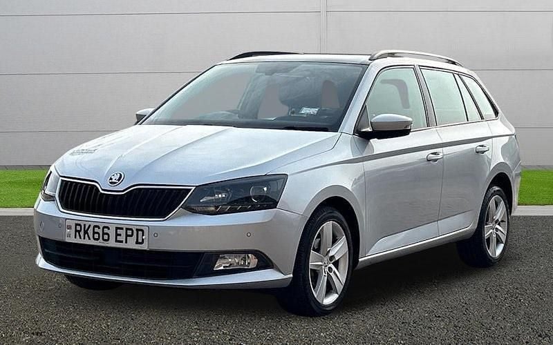 Used Skoda Fabia SE L 90 HP (66 kW) 2016 Silver Estate