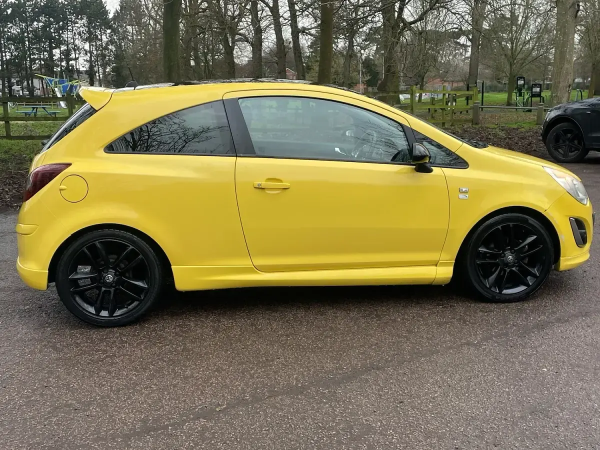 Usado Vauxhall Corsa Edition 2013 Amarelo Citadino