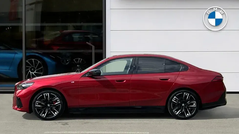 Used BMW i5 Shadowline 436 kW (593 HP) 2025 Red