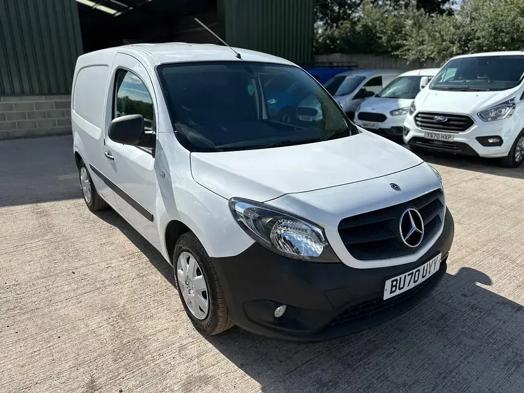 Used Mercedes Citan 109 94 HP (69 kW) 2020 White MPV