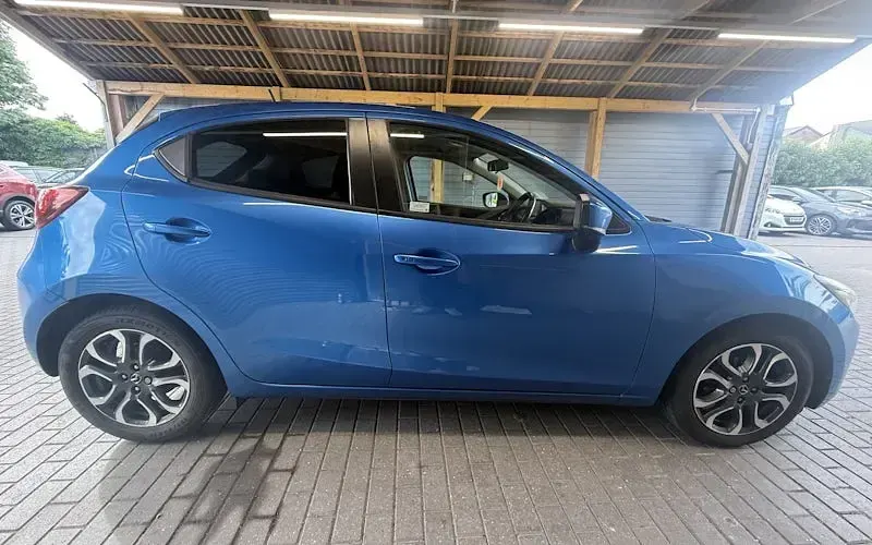 Used Mazda 2 Inclusive 90 HP (66 kW) 2017 Blue Hatchback