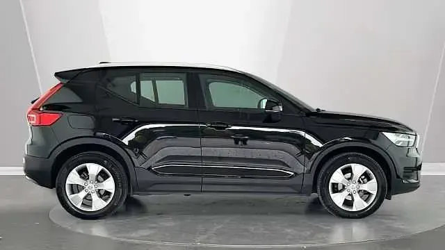 Used Volvo XC40 Momentum 161 HP (118 kW) 2022 SUV