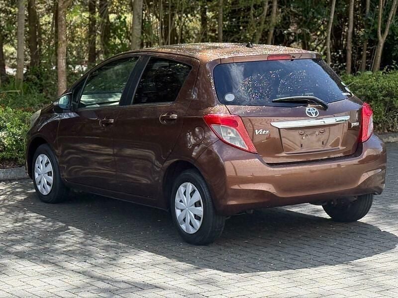 Used Toyota Yaris 2014 Brown Hatchback