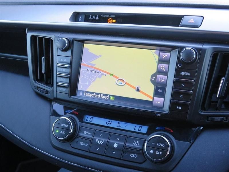 Usado Toyota RAV4 176 HP (129 kW) 2017 Preto SUV