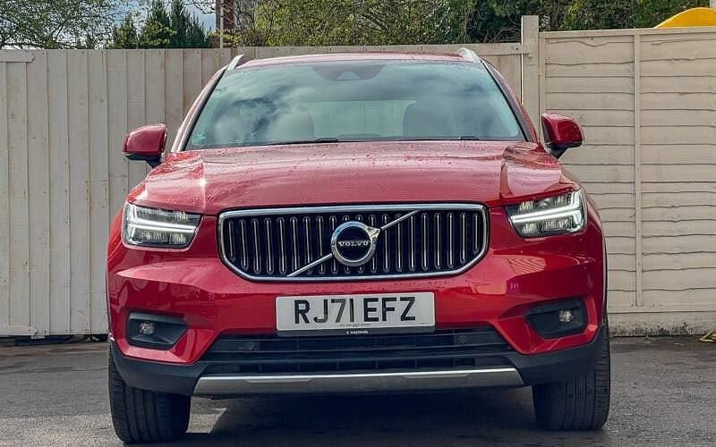 Usado Volvo XC40 Inscription 262 HP (192 kW) 2021 Vermelho SUV