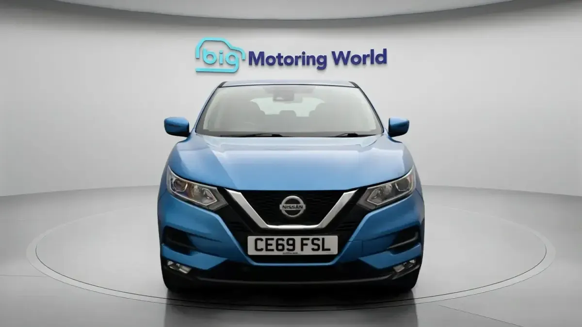 Used Nissan Qashqai Acenta Premium 116 HP (85 kW) 2019 Blue SUV