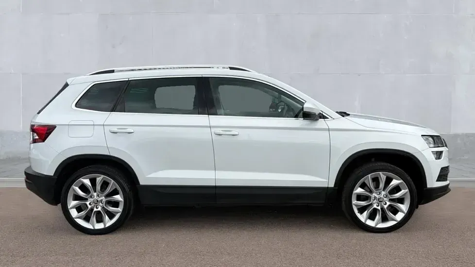 Used Skoda Karoq 150 HP (110 kW) 2018 Moon white SUV