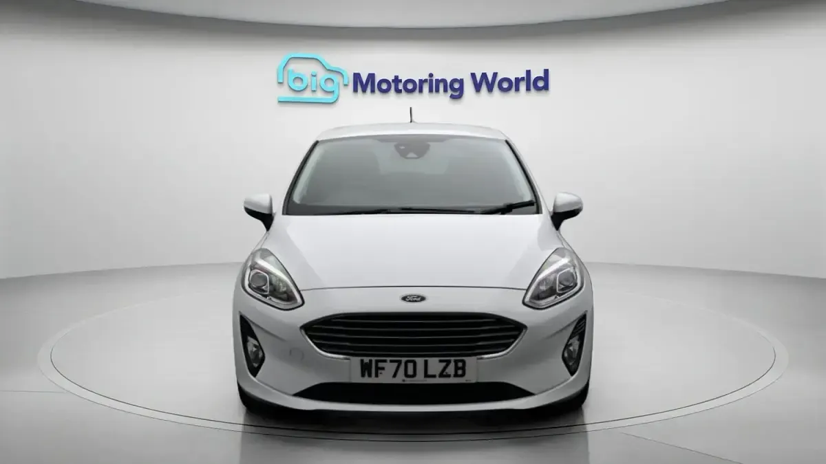 Used Ford Fiesta Titanium 125 HP (91 kW) 2020 White Hatchback