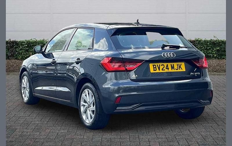 Usado Audi A1 Sport 94 HP (69 kW) 2024 Cinzento SUV