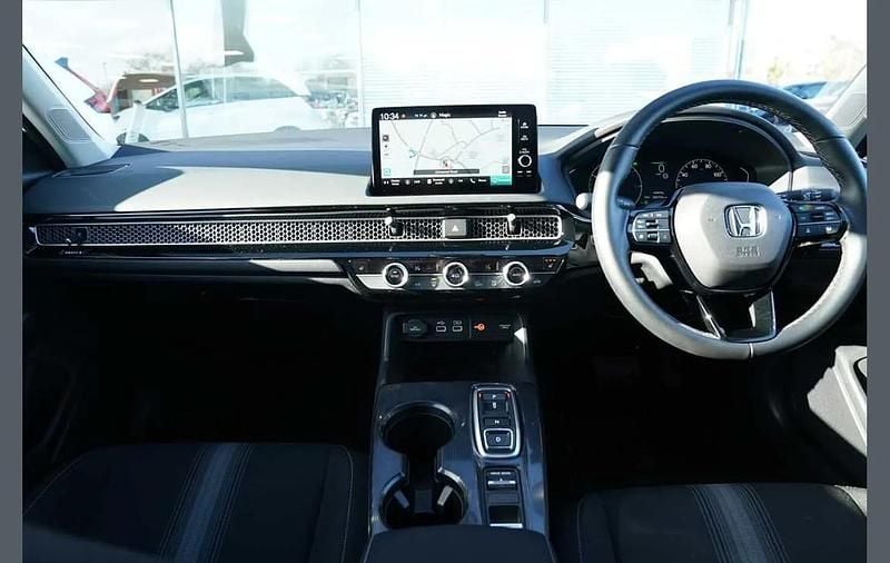 Used Honda Civic Elegance 143 HP (105 kW) 2025 White Hatchback