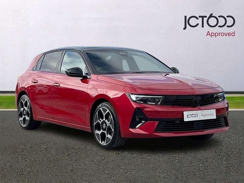 Red Used 2024 Vauxhall Astra Ultimate Hatchback | £20,500 (Fair price) - Image 1/4