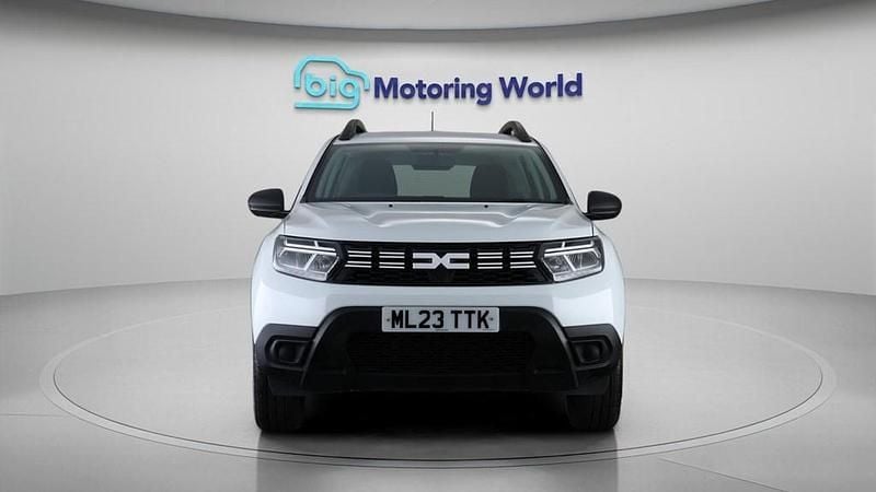 Used Dacia Duster Essentiel 90 HP (66 kW) 2023 White SUV