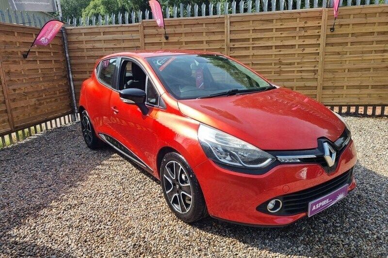 Red Used 2013 Renault Clio IV Dynamique Hatchback | £3,495 (Fair price) - Image 1/1