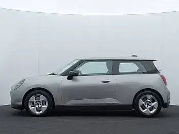 Used Mini Cooper Classic 135 kW (184 HP) 2024 Silver Hatchback