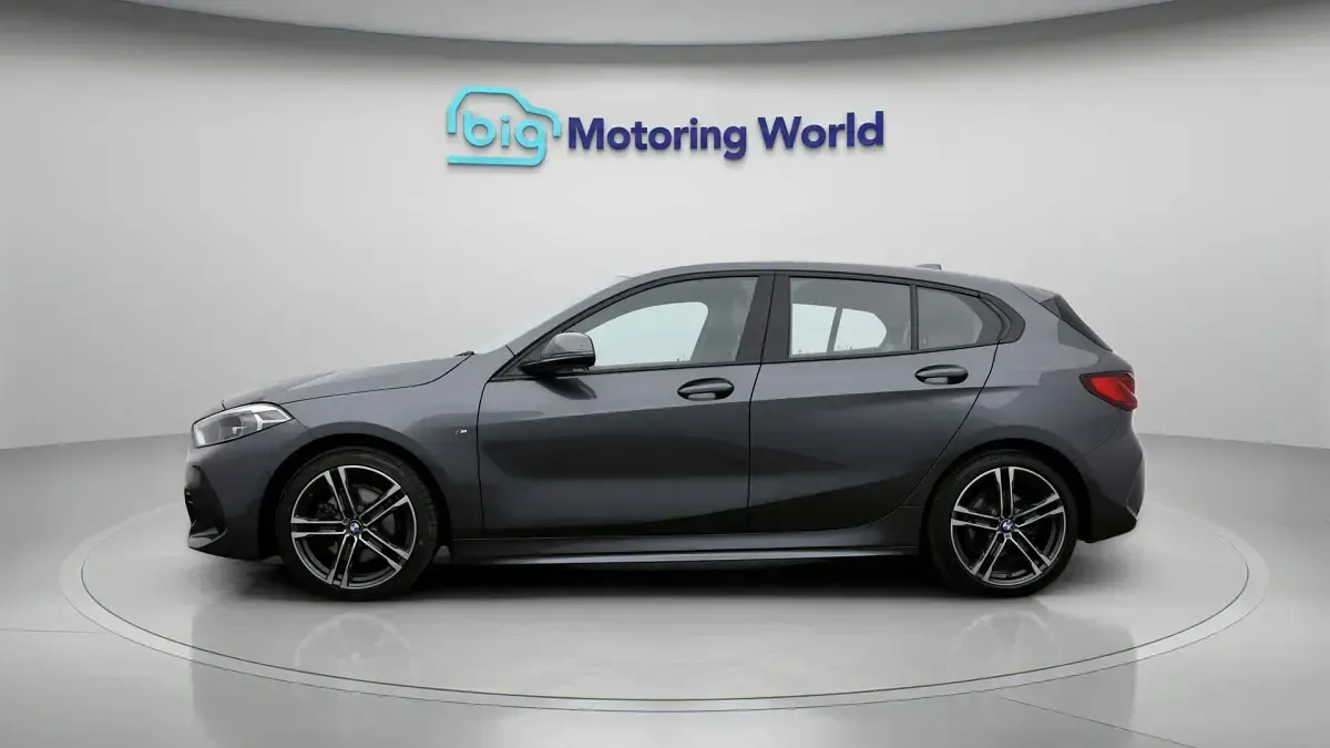 Used BMW 118 M Sport 140 HP (102 kW) 2020 Grey Hatchback