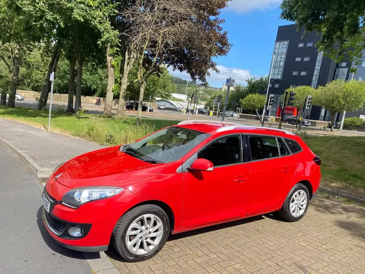 Used Renault Mégane GrandTour Dynamique 2013 Red Estate