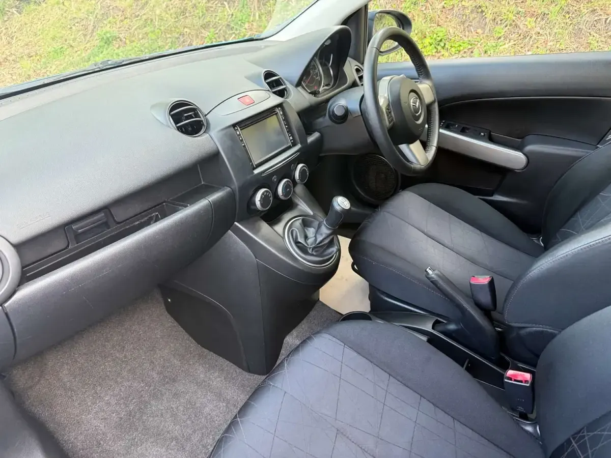 Usado Mazda 2 Edition 2013 Azul Citadino